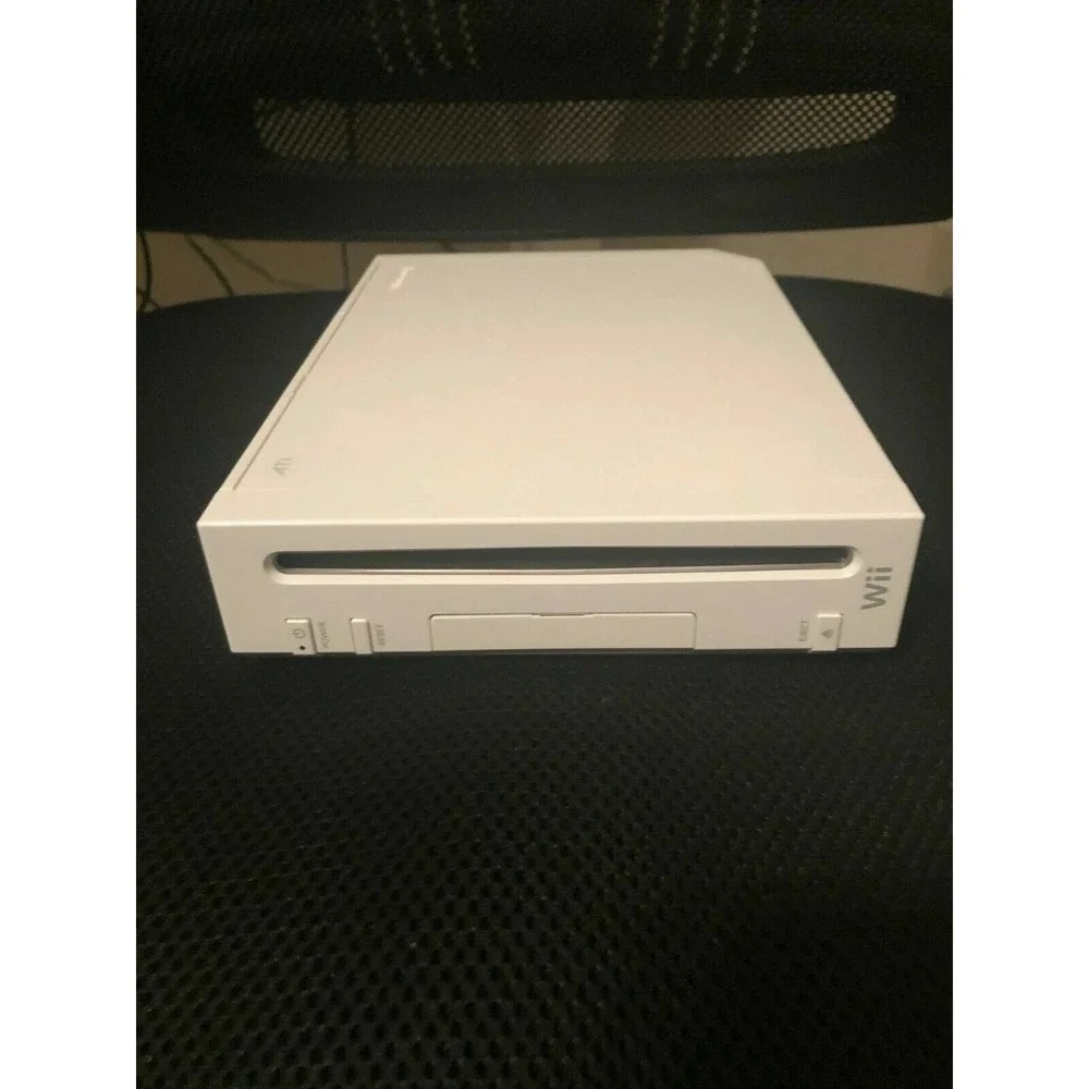 Nintendo Wii Bundle with Games and Accessories